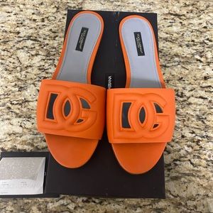 Dolce and gabbana sliders